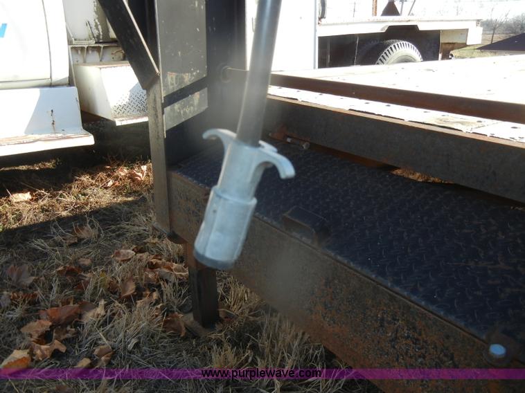 image for item D4661 1998 Oklahoma 35.5' gooseneck trailer