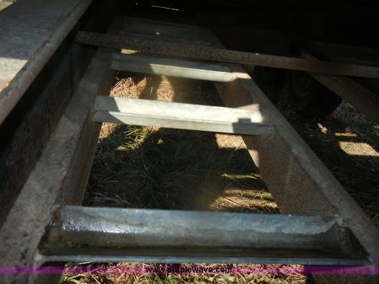 image for item D4661 1998 Oklahoma 35.5' gooseneck trailer