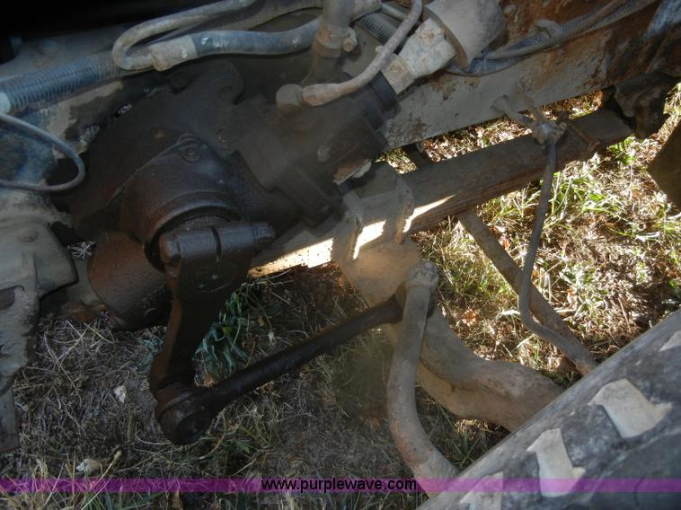 image for item D4663 1975 International Loadstar 1700 water truck