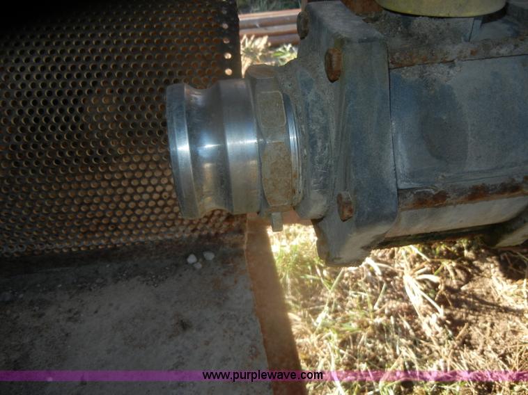 image for item D4663 1975 International Loadstar 1700 water truck