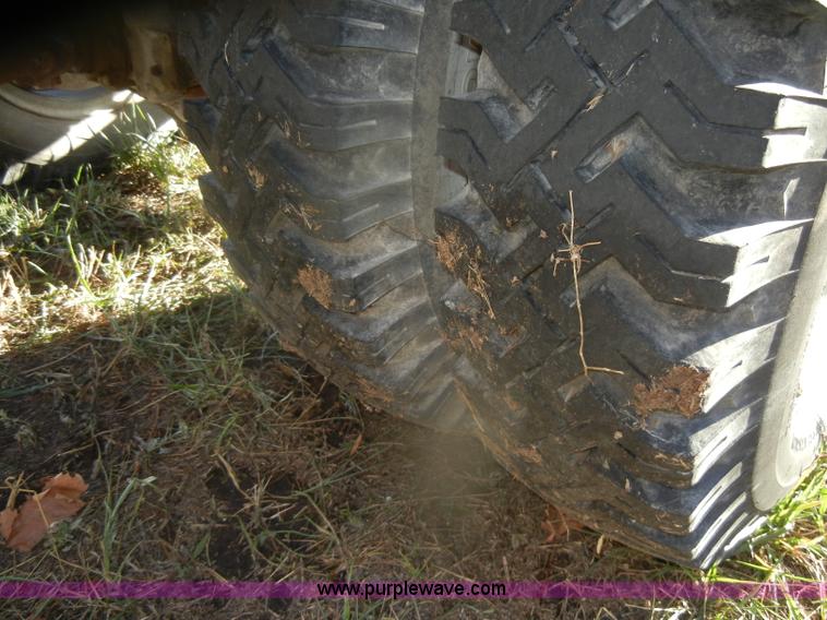 image for item D4663 1975 International Loadstar 1700 water truck