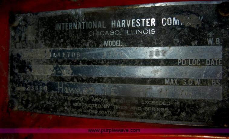 image for item D4663 1975 International Loadstar 1700 water truck