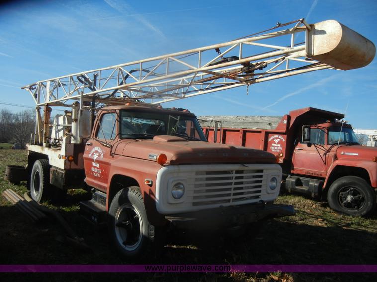 image for item D4688 1972 Ford 750 Franks test FA drilling rig