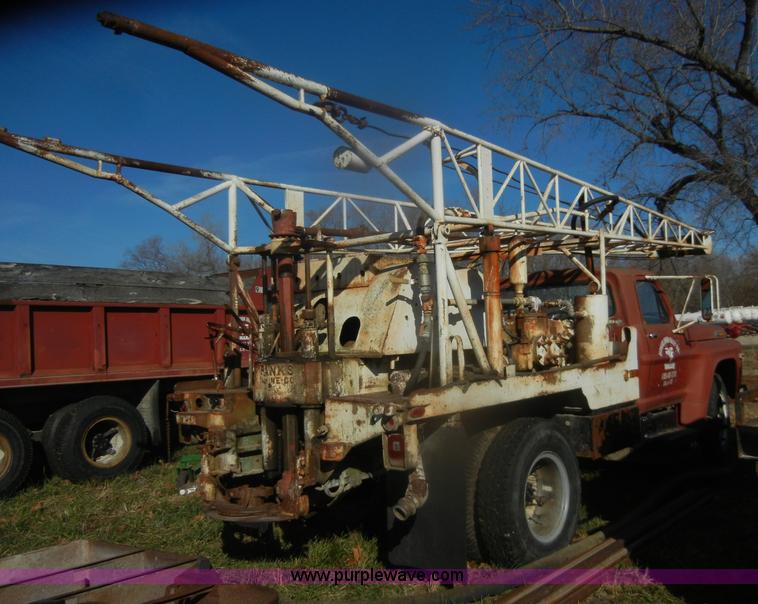 image for item D4688 1972 Ford 750 Franks test FA drilling rig