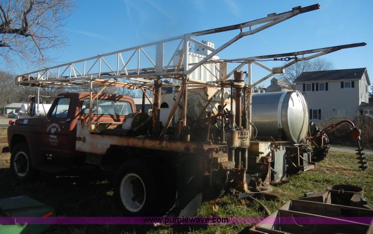image for item D4688 1972 Ford 750 Franks test FA drilling rig