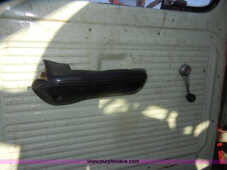 image for item D4688 1972 Ford 750 Franks test FA drilling rig