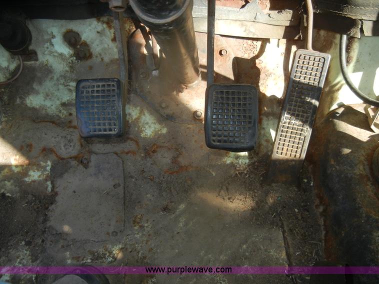 image for item D4688 1972 Ford 750 Franks test FA drilling rig