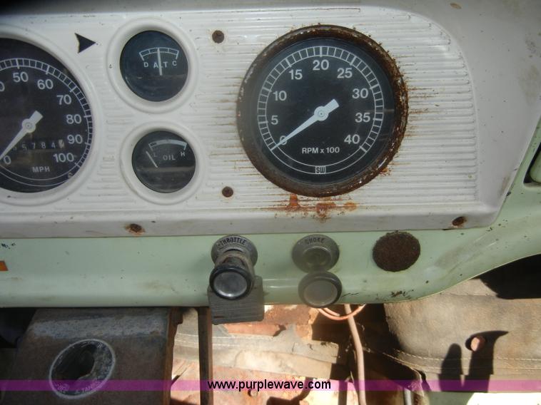 image for item D4688 1972 Ford 750 Franks test FA drilling rig