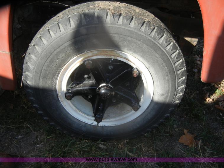 image for item D4688 1972 Ford 750 Franks test FA drilling rig