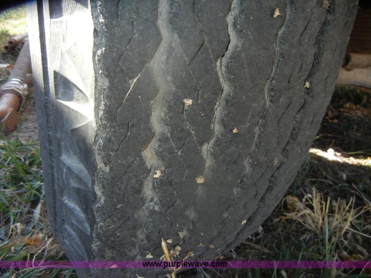 image for item D4688 1972 Ford 750 Franks test FA drilling rig