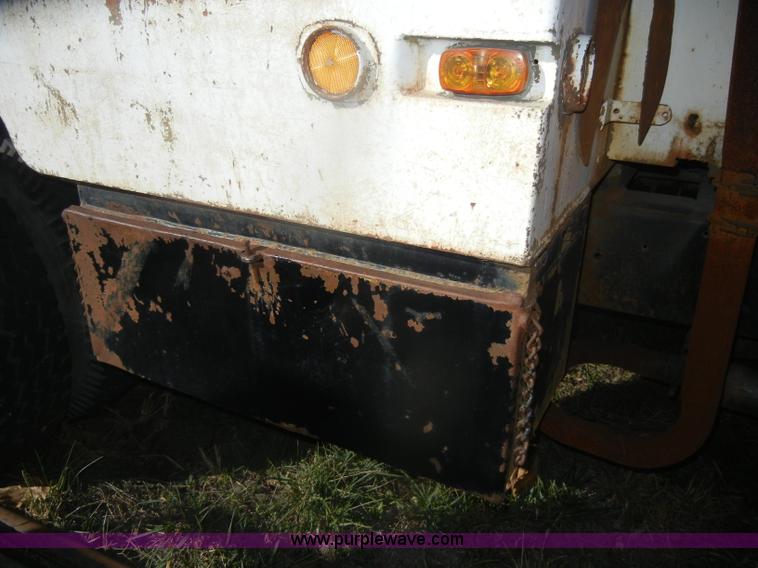 image for item D4688 1972 Ford 750 Franks test FA drilling rig