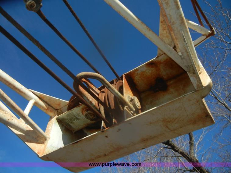 image for item D4688 1972 Ford 750 Franks test FA drilling rig