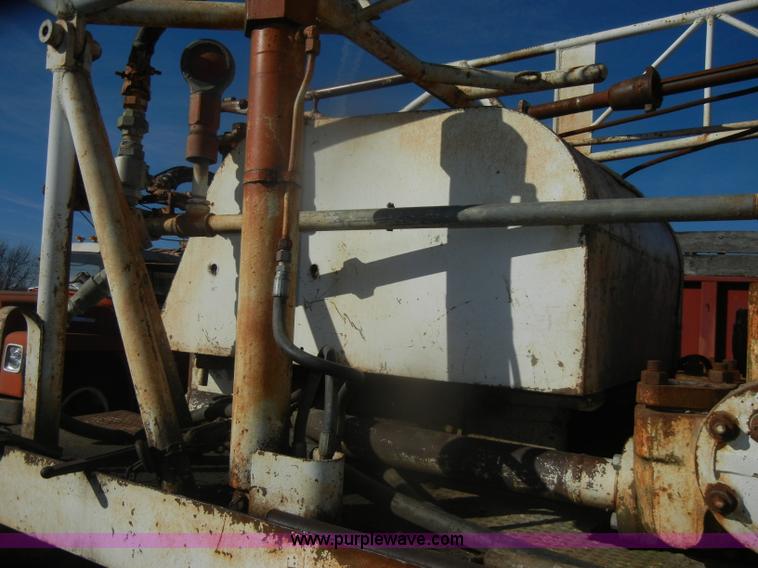 image for item D4688 1972 Ford 750 Franks test FA drilling rig