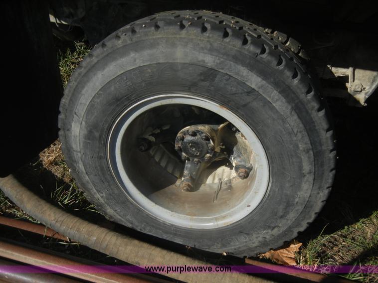 image for item D4688 1972 Ford 750 Franks test FA drilling rig