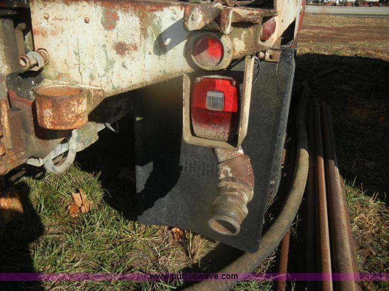 image for item D4688 1972 Ford 750 Franks test FA drilling rig