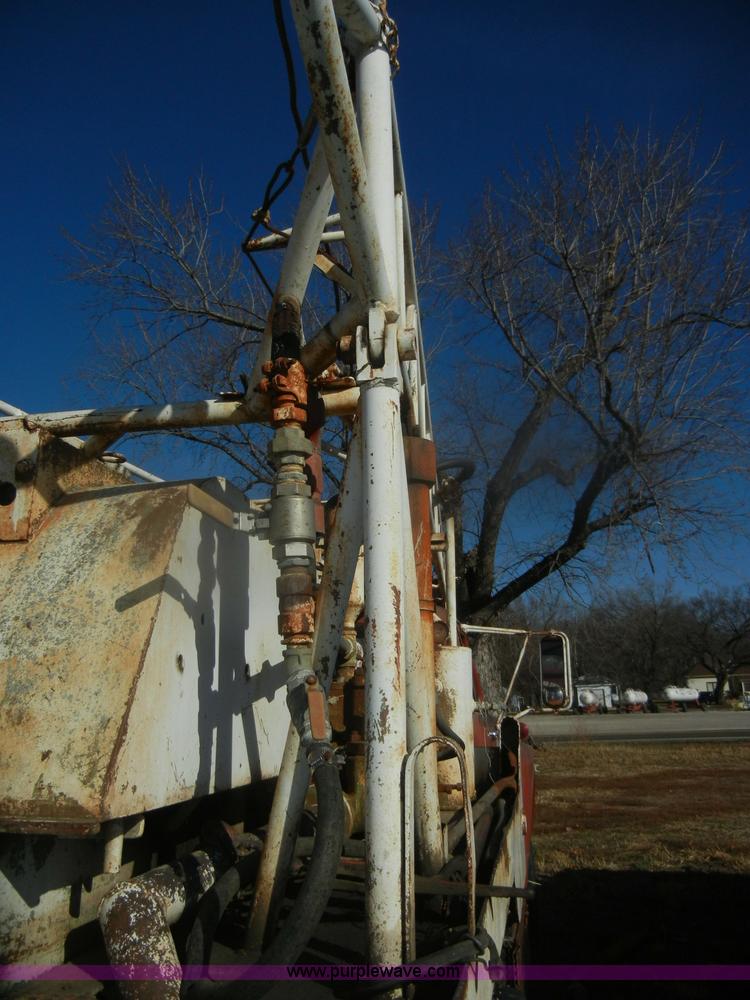 image for item D4688 1972 Ford 750 Franks test FA drilling rig