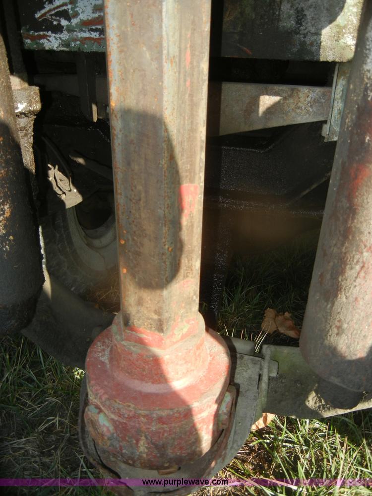 image for item D4688 1972 Ford 750 Franks test FA drilling rig