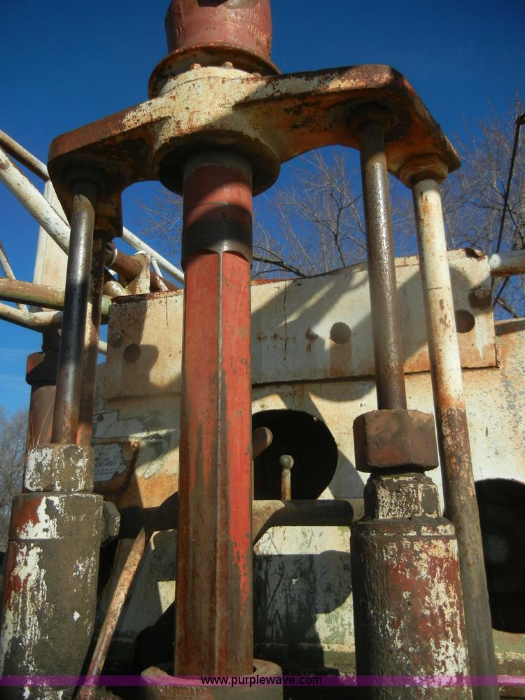 image for item D4688 1972 Ford 750 Franks test FA drilling rig
