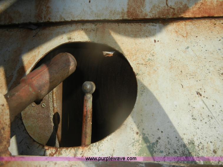 image for item D4688 1972 Ford 750 Franks test FA drilling rig