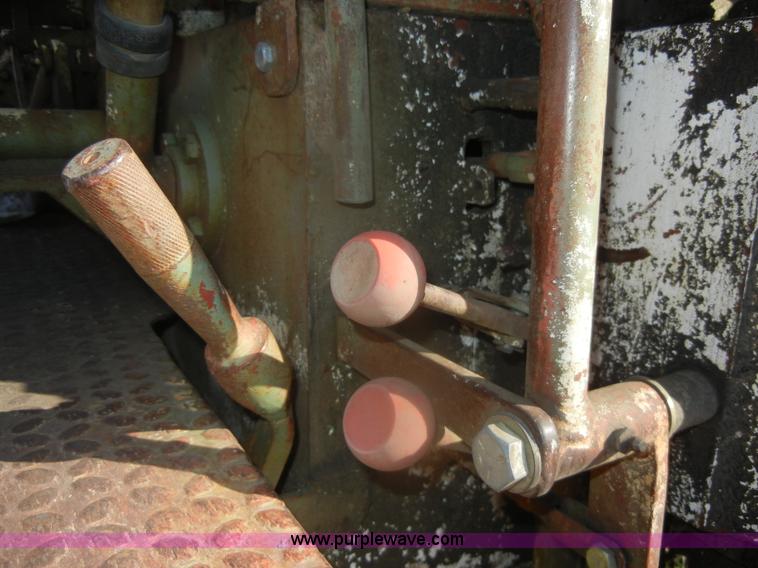 image for item D4688 1972 Ford 750 Franks test FA drilling rig