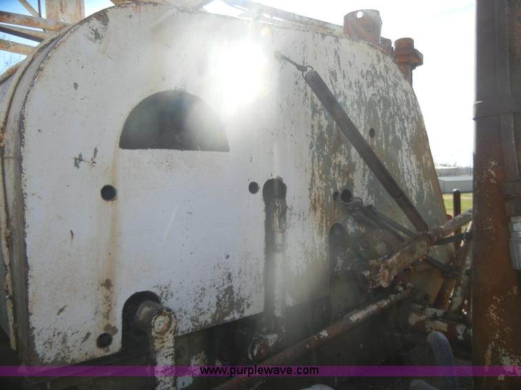image for item D4688 1972 Ford 750 Franks test FA drilling rig
