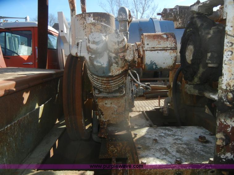 image for item D4688 1972 Ford 750 Franks test FA drilling rig