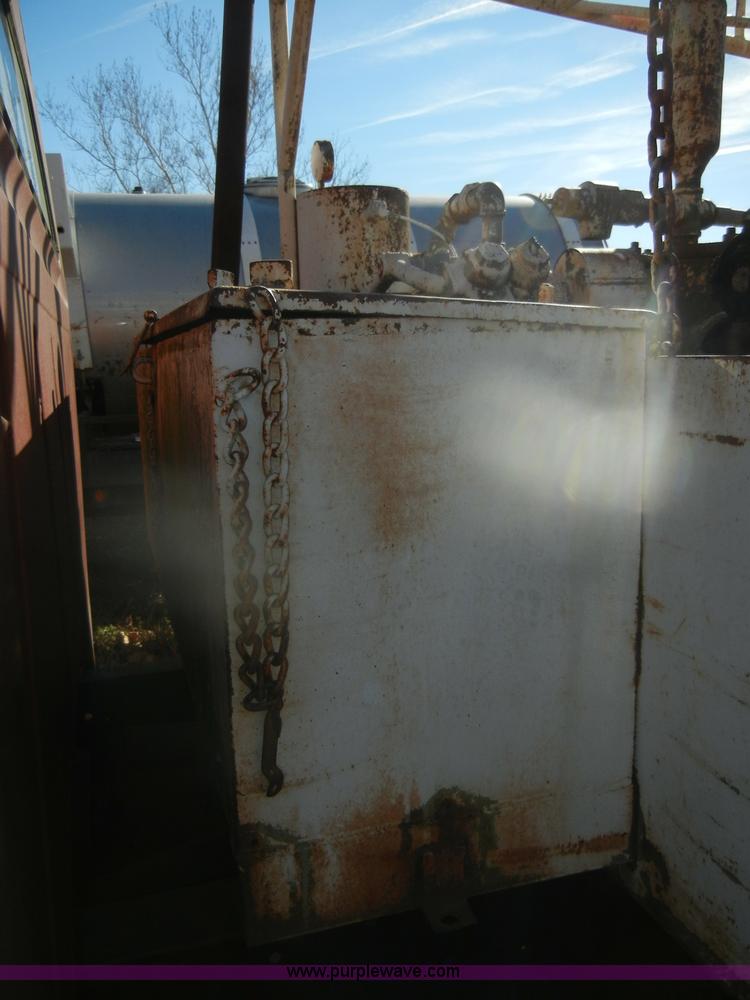 image for item D4688 1972 Ford 750 Franks test FA drilling rig