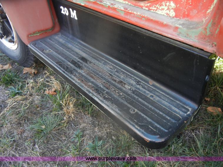 image for item D4688 1972 Ford 750 Franks test FA drilling rig