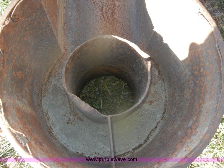 image for item D4688 1972 Ford 750 Franks test FA drilling rig