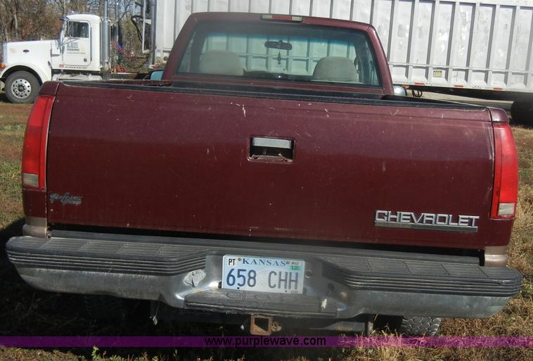 image for item D4705 1998 Chevrolet Silverado 3500 pickup truck