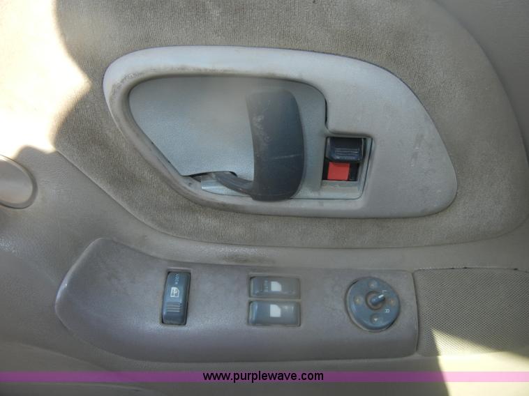 image for item D4705 1998 Chevrolet Silverado 3500 pickup truck