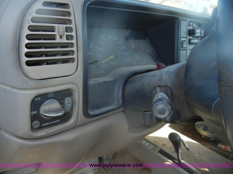 image for item D4705 1998 Chevrolet Silverado 3500 pickup truck