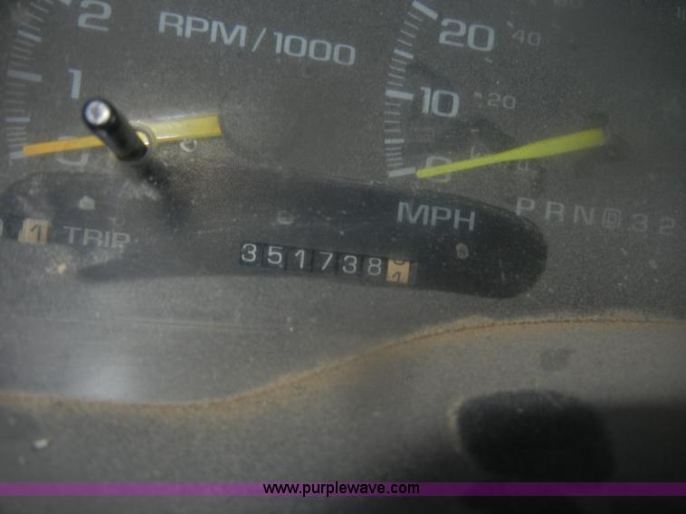 image for item D4705 1998 Chevrolet Silverado 3500 pickup truck