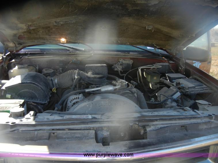 image for item D4705 1998 Chevrolet Silverado 3500 pickup truck