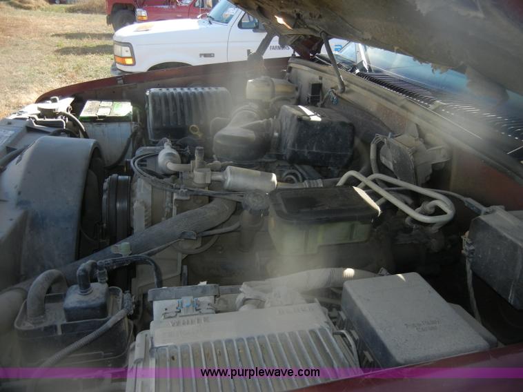 image for item D4705 1998 Chevrolet Silverado 3500 pickup truck