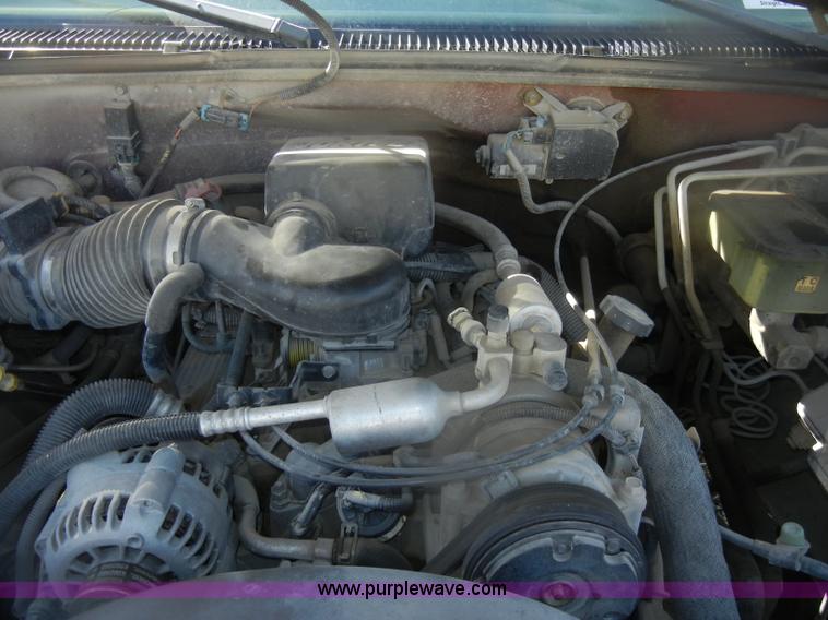 image for item D4705 1998 Chevrolet Silverado 3500 pickup truck