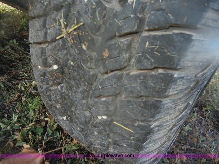 image for item D4705 1998 Chevrolet Silverado 3500 pickup truck