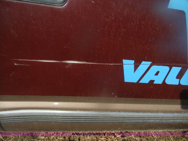 image for item D4705 1998 Chevrolet Silverado 3500 pickup truck