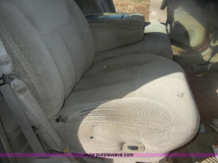 image for item D4705 1998 Chevrolet Silverado 3500 pickup truck