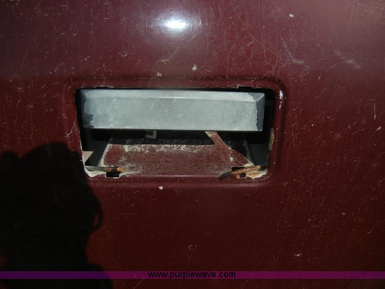 image for item D4705 1998 Chevrolet Silverado 3500 pickup truck