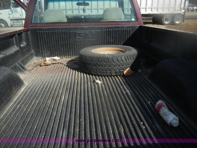 image for item D4705 1998 Chevrolet Silverado 3500 pickup truck