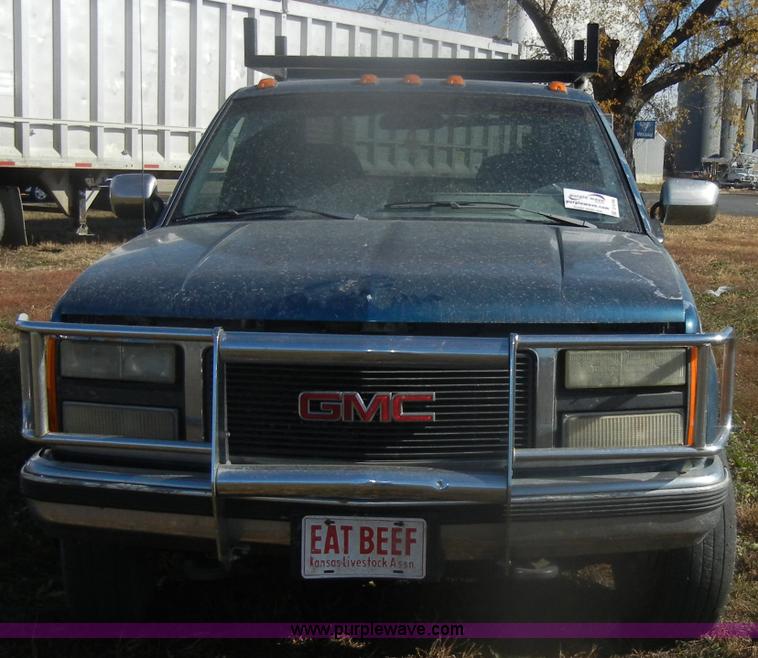image for item D4706 1992 GMC Sierra 3500 SLE pickup truck