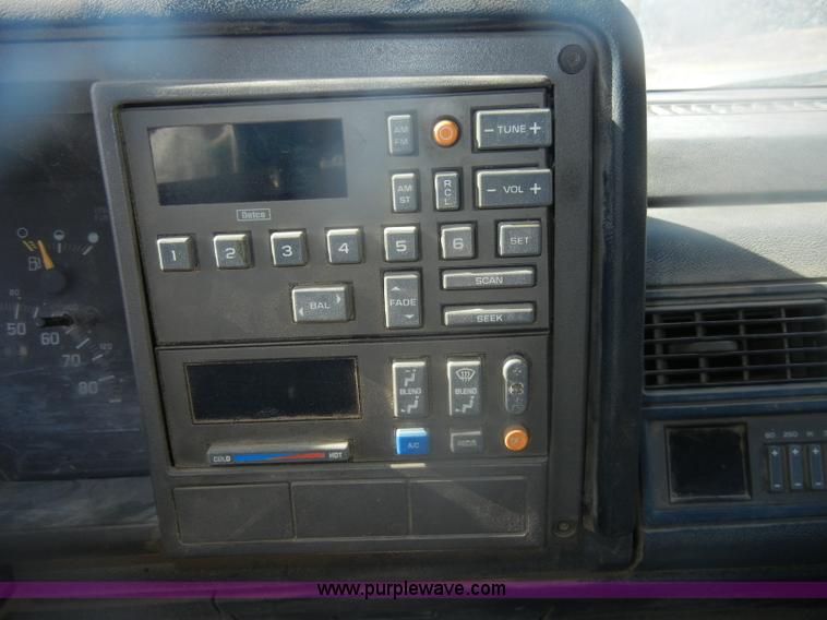 image for item D4706 1992 GMC Sierra 3500 SLE pickup truck