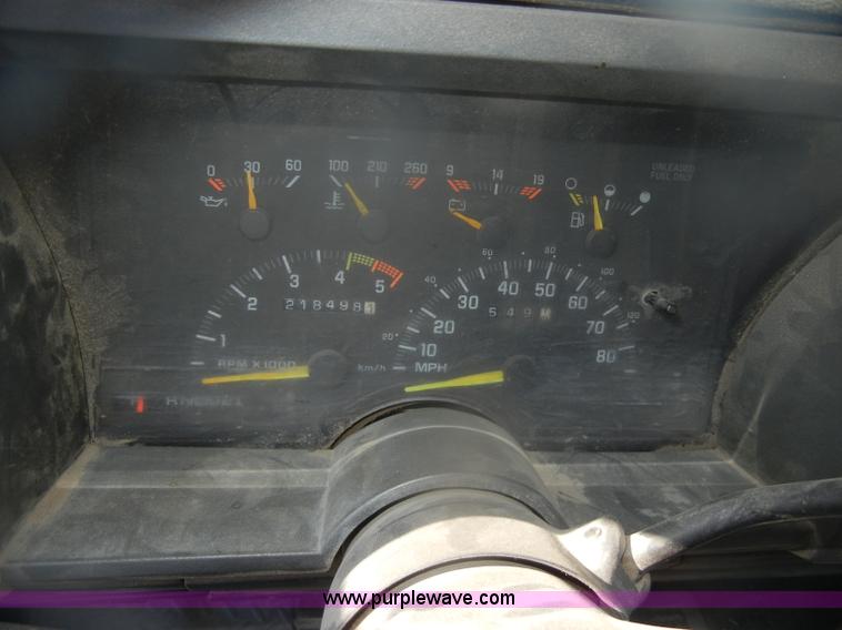 image for item D4706 1992 GMC Sierra 3500 SLE pickup truck