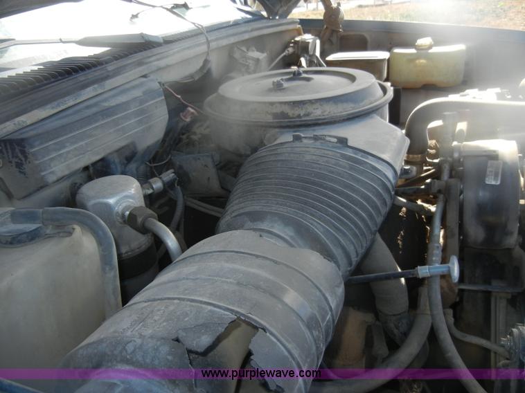 image for item D4706 1992 GMC Sierra 3500 SLE pickup truck