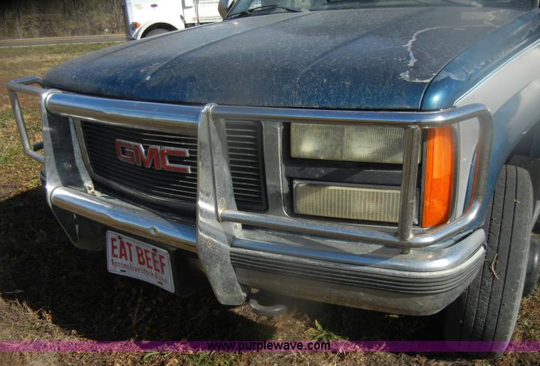 image for item D4706 1992 GMC Sierra 3500 SLE pickup truck