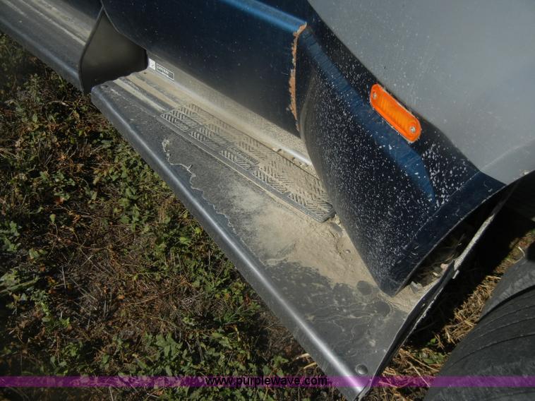 image for item D4706 1992 GMC Sierra 3500 SLE pickup truck