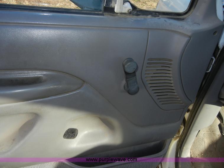 image for item D4708 1996 Ford F150 XL pickup truck