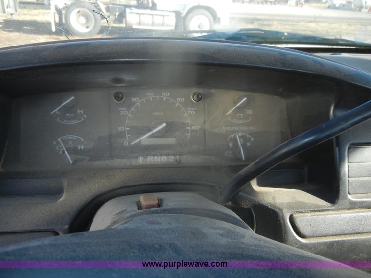 image for item D4708 1996 Ford F150 XL pickup truck