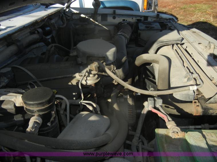 image for item D4708 1996 Ford F150 XL pickup truck